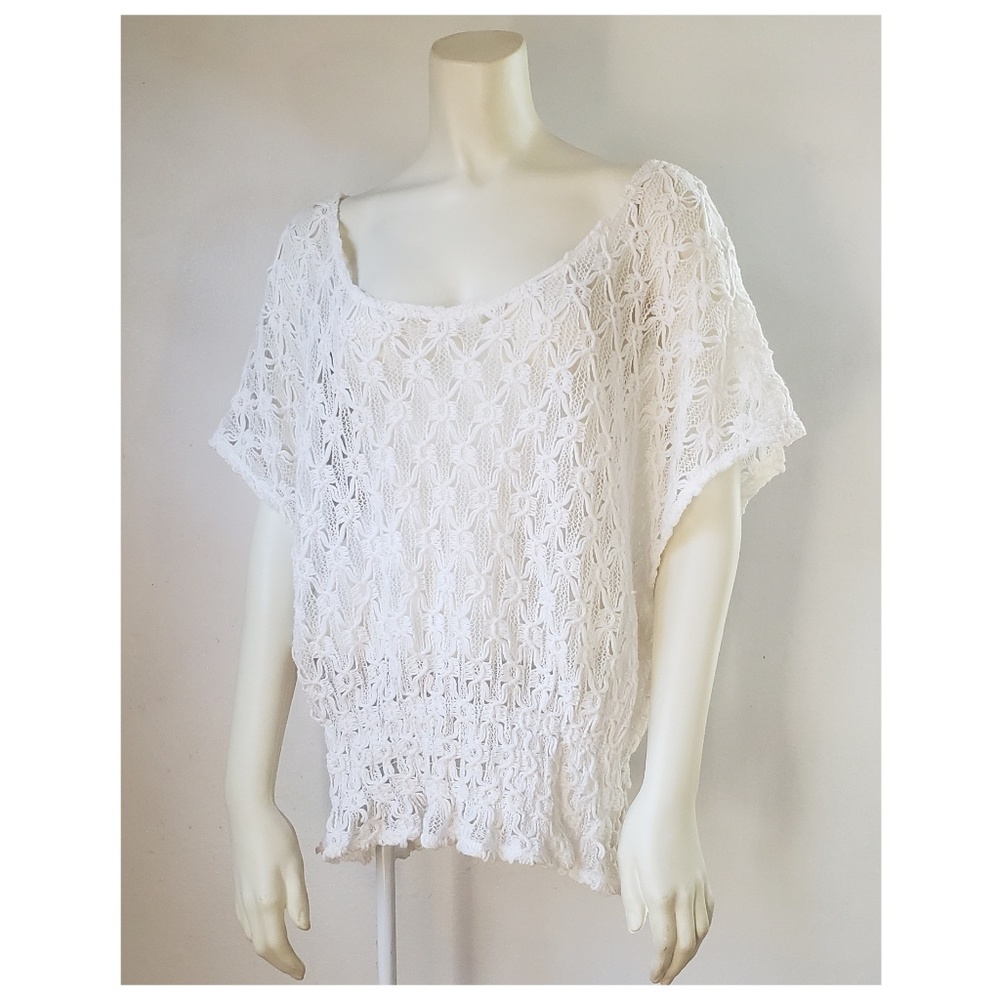NEW ROMANTICS FREE PEOPLE CROCHET TOP